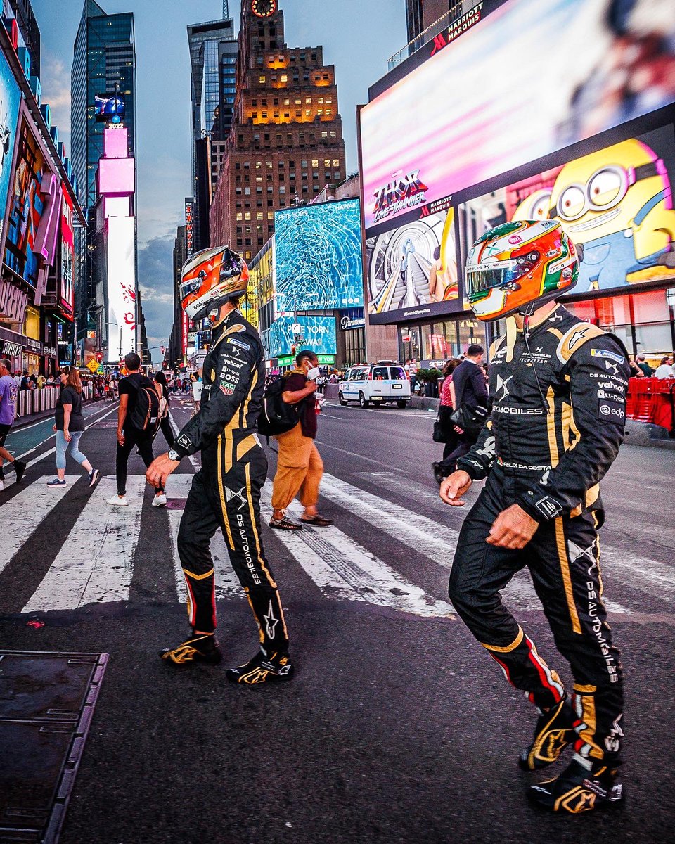carlgurdjian's tweet photo. RACE DAY IN NYC! 
By far the coolest photoshoot I’ve organised in the last 8 @FIAFormulaE seasons thanks to DPPI &amp; @DS_Performance 

📷: 1 @ArtPhg | 2 @GermainHazard | 3 Fred le floch 

#PHG18 #CreativeAgency #TimeSquare #NYC #ABBFormulaE #PhotoOfTheDay @TimesSquareNYC https://t.co/Z107CEIloa