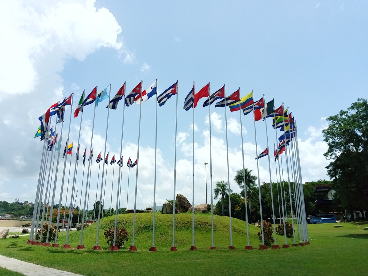 MarianadeCuba5's tweet photo. Hermosa vista, en la #IXAPC estuvieron representados varios pueblos del Caribe unidos en la diversidad.
#CubaPorLaPaz
#SantiagodeCuba
#Cuba https://t.co/OkcWuXYIAt