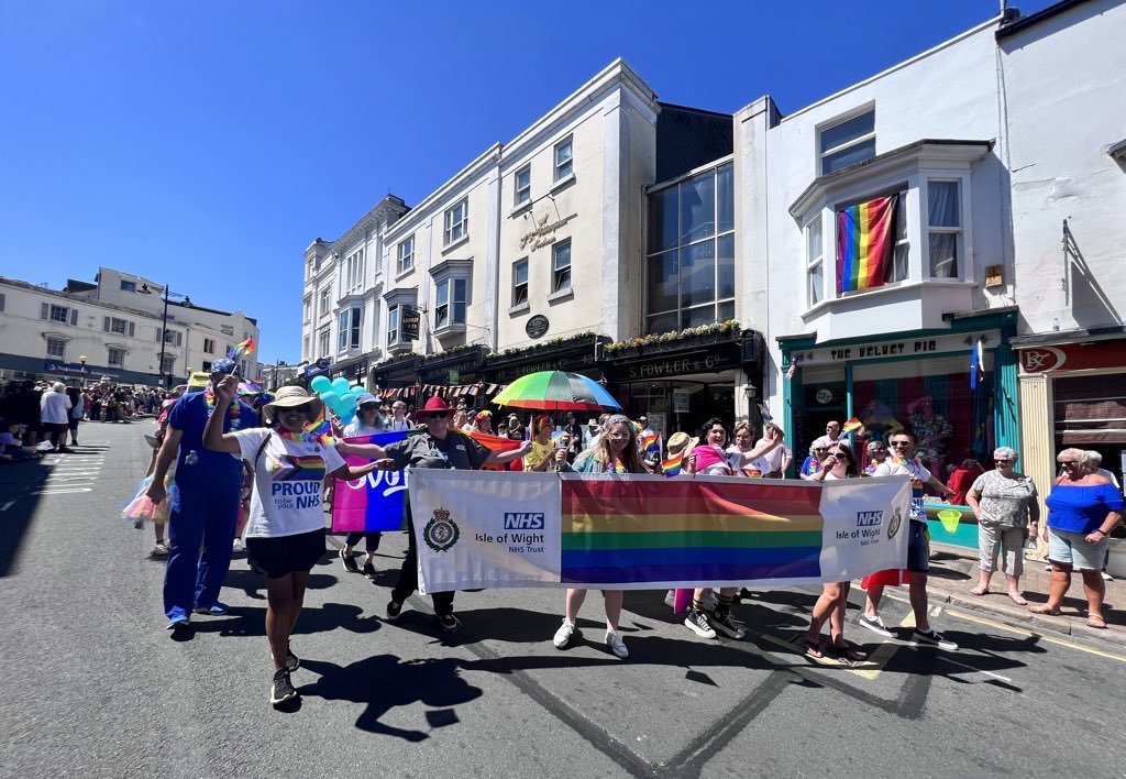 IOWNHS's tweet photo. Happy Isle of Wight Pride from #TeamIOWNHS We are so proud to be here supporting our LGBTQ+ Island community #IOWPride #IsleOfWightPride #LoveWins 🏳️‍🌈🏳️‍⚧️ https://t.co/BcLUsfhYfw