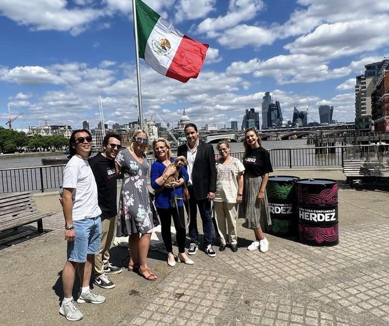 Fantastic news! @HerdezBrand is launching in 🇬🇧. It makes me very happy to see more and more #Mexican🇲🇽 products trading big in the UK amazing to taste of authentic 🇲🇽 flavours paired w/ @quiquimezcal. Gracias por los #taquitos🌮!