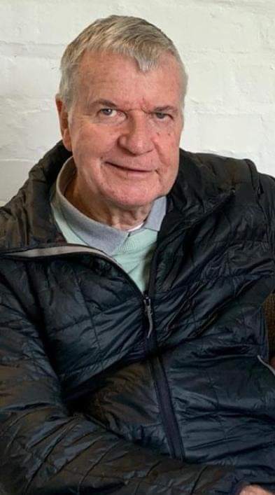 allcapetown's tweet photo. Please be on the lookout for Gus Thompson! He has alzheimers and has gone missing. Last seen on Chapmans Peak towards Hout Bay on Thurs night wearing a black puffer jacket, blue jeans and running shoes. Call 083 326 8690 with info. RT please. https://t.co/D49MAAojbY