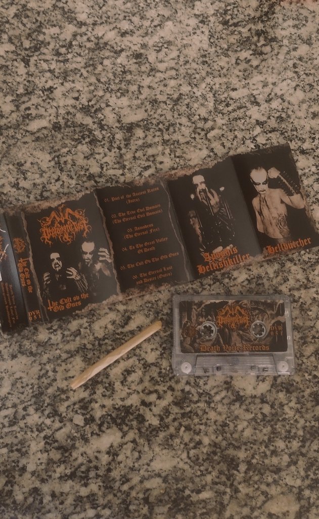 Apophis_hk's tweet photo. Weed and CHAOS!! 

#profanaticlust #blackmetal #weed #WeedLovers #analogicblackmetal #taperelease #deathvoicerecords https://t.co/NXgdbXXLrZ