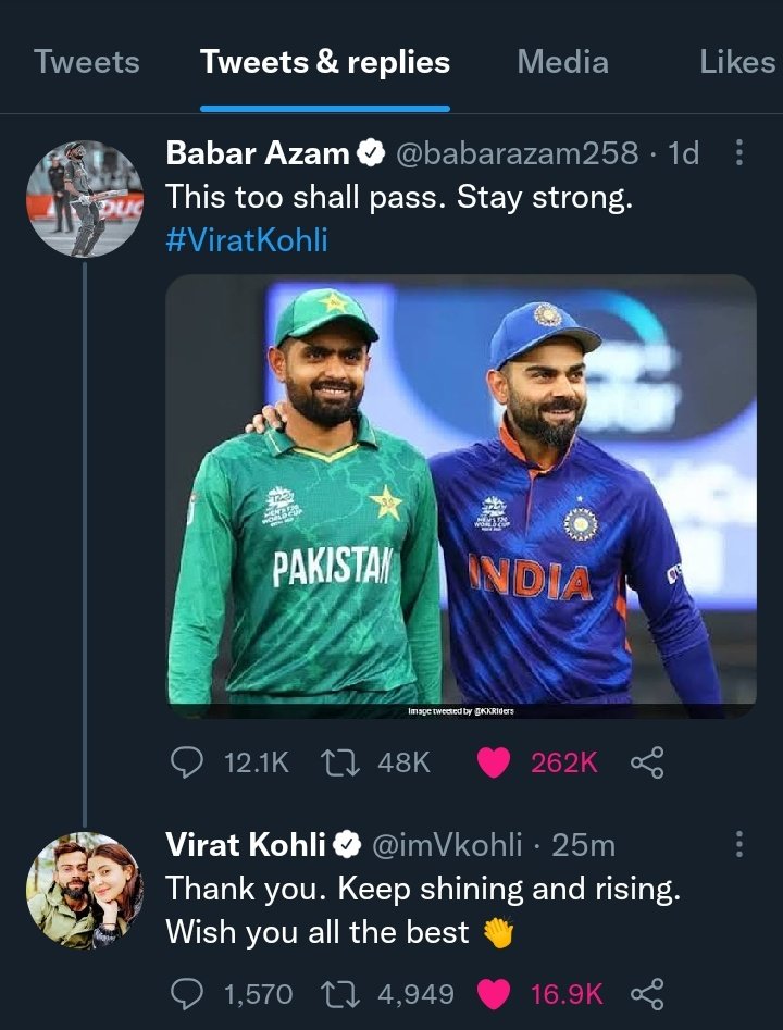 happysamim's tweet photo. @imVkohli @babarazam258 Sportsmanship ❤️🇮🇳🤝🏻🇵🇰 https://t.co/oHNviOpXkz