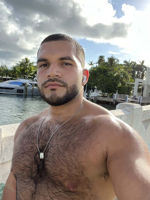 Catch me running around Miami 😮&zwj;💨 https://t.co/hrOlJTUkwG