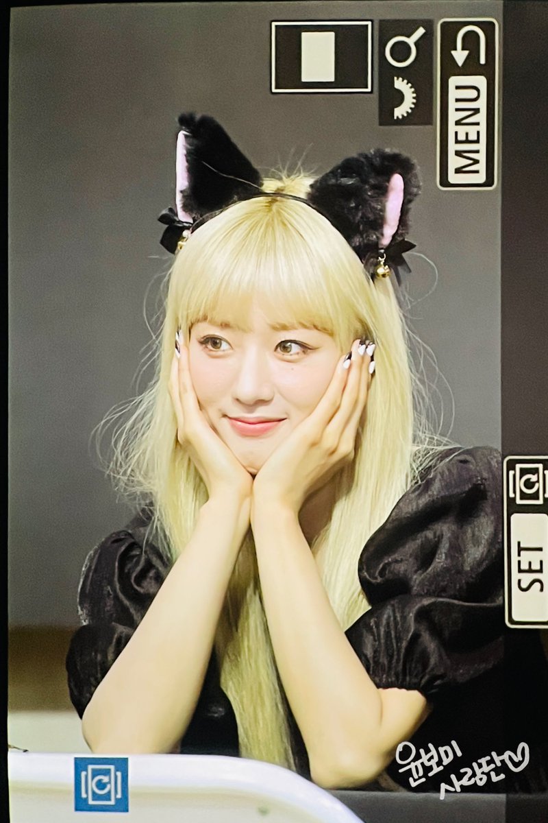 BBOMRANGDAN's tweet photo. 220716 메이크스타 팬사인회
보미 프리뷰 (@Apinkbm)

내 비타민이고 
피로회복제 이면서 
만병통치약인 봄아
내 하루에 끝에 
너가 있어서 참 다행이야 ♥

#Apink      #에이핑크  #보미 #윤보미 #Bomi #초봄 https://t.co/34uhjJD4dX