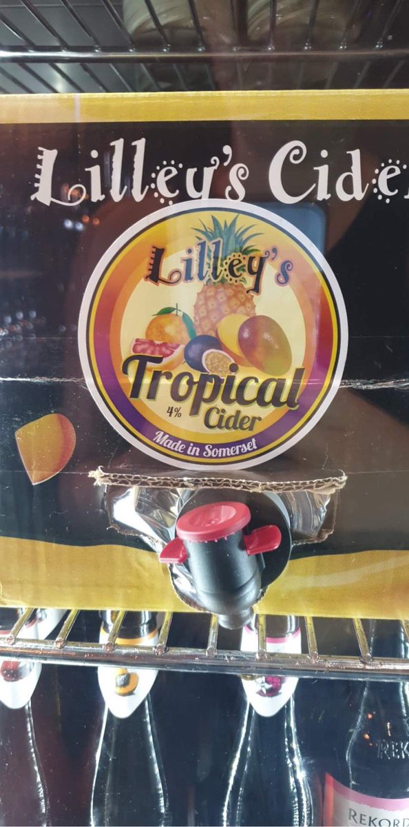 Have you tried the Tropical cider by @lilleyscider that we’ve got on the bar? The perfect summer drink to enjoy in this weather!☀️😎 #ellandcraftandtap #elland #micropub #summer #beergarden #pub #craftbeer #lilleyscider #realale #realalepub #beer