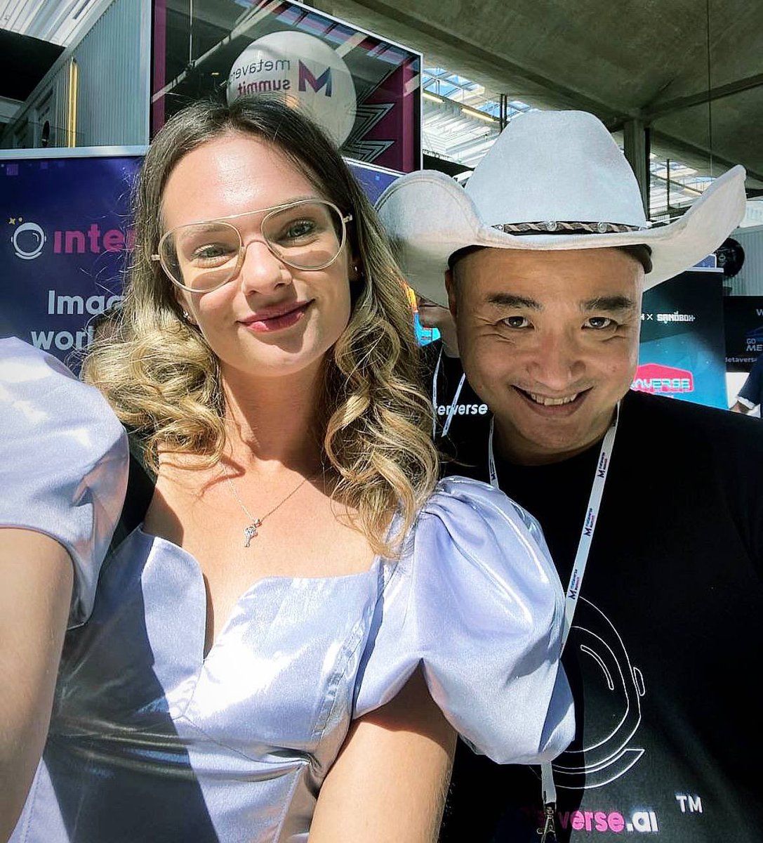 MD_X_Hub's tweet photo. Dutch family is in da house ❤️🔥 If you are at @Metaverse_conf, visit @interverse_ai to explore the future of digital #avatars powered with intelligence 🚀 @kevinoranje @nicknmyap @KseniaStarkAms
#Web3 #metaverse #AI #smartvoice https://t.co/ASkjPZhH2C