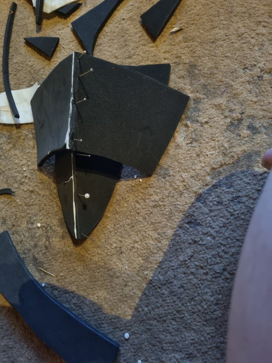 MagicRo11076397's tweet image. Auch wir haben mit unseren Cosplays begonnen. Während Anna schonmal ihre Stoffe für Vanitas hat, hab ich mich dazu entschieden mit Jeannes Schuhen zu beginnen 😊
@wcsgermany 
#VanitasNoCarte #magicrose #wcsgermany