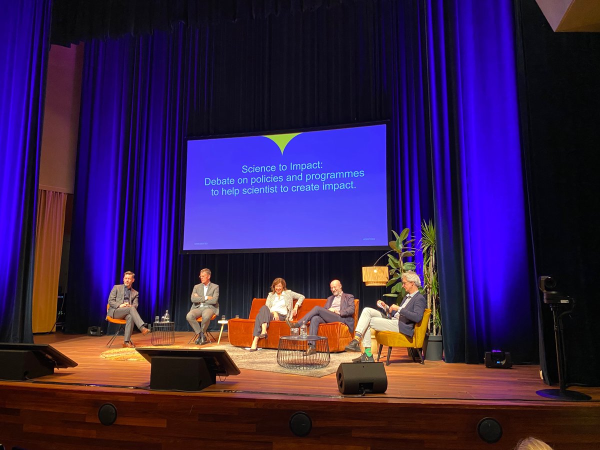 🔬 Last day at #ESOF2022 following interesting debate on policies and programmes to help scientist to create #impact. "We need to define what we mean by impact. Knowledge sharing is not an impact if it doesn’t have consequences" says <a href="/EMMinnemann/">Elisabeth Minnemann</a> from <a href="/dehaagse/">De Haagse Hogeschool / THUAS (INACTIEF/INACTIVE)</a> #valorisation