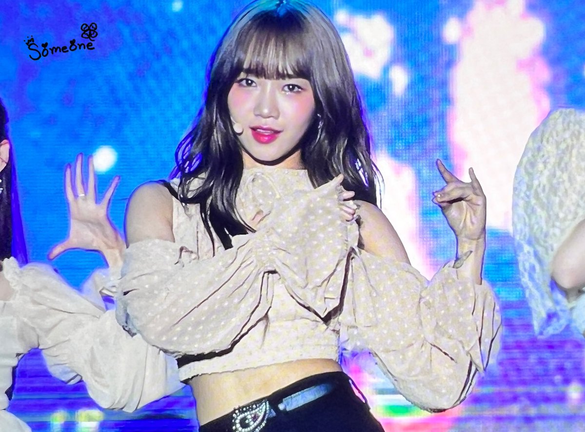 yoovjung's tweet photo. SOMEONE_1112:220716 G-Kpop 콘서트 프리뷰

#유정 #최유정 #위키미키 #WekiMeki
#YOOJUNG  #GKPOP https://t.co/yrQqaM7fUt