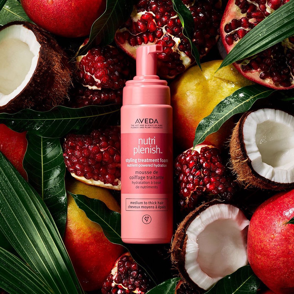 HairLoungeAveda's tweet image. Soak in superfoods &amp;amp; get super hair hydration. 💦🥭🥥 @aveda’s NEW Nutriplenish Styling Treatment Foam uses hydrating organic pomegranate oils to keep strands moistured &amp;amp; protected on even the hottest summer days. 🌞 Show your curls some love. #ClientFavorite  #NutriplenishFoam