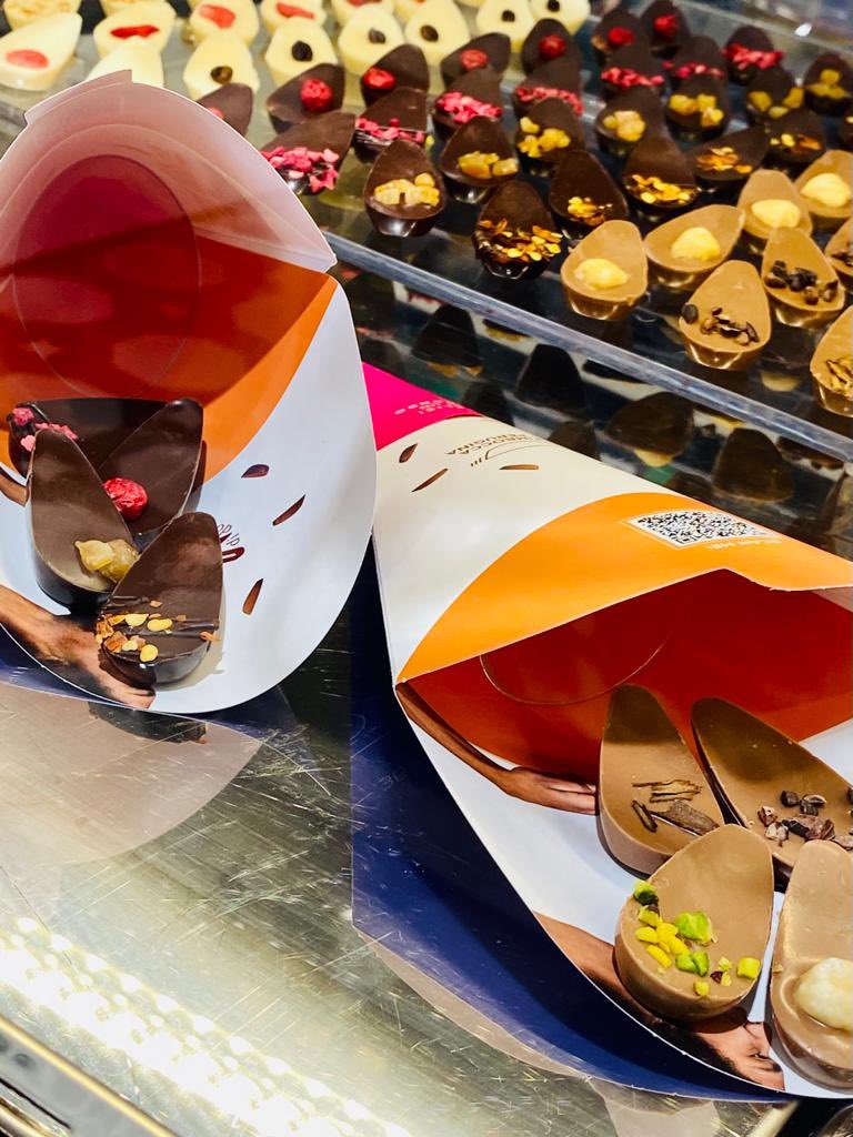 faceciok's tweet photo. Finalmente sono arrivati!!! 🥳
Acquistando i golosissimi Saltimbocca alla Perugina nei nostri #chocostore nel centro storico di Perugia, potrai partecipare alla #saltimboccachallenge.
Per scoprire come fare e di cosa si tratta, visita il nostro sito 👉🏻 https://t.co/NxFGfkpOBi https://t.co/IpVkwfkAlP