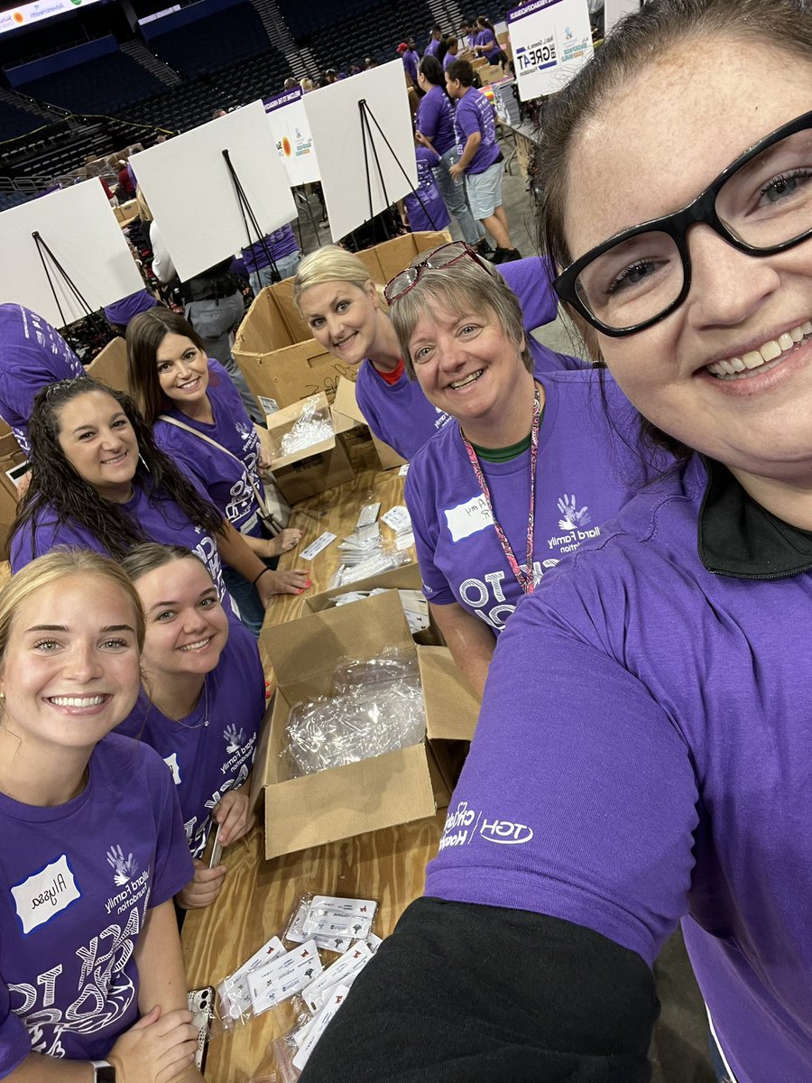 Pasco Middle and Gulf Middle proudly representing Pasco County Schools at The Bullard Family Foundation’s Big Backpack Build! 30,000 backpacks being built today!! <a href="/pascoschools/">Pasco County Schools</a> <a href="/mhetzlernettles/">Marcy HetzlerNettles</a> <a href="/Raygadd26/">Ray Gadd</a> <a href="/MiddlePasco/">Pasco Middle School Pirates</a> <a href="/GMSBucs/">Gulf Middle School</a> #bigbackpackbuild