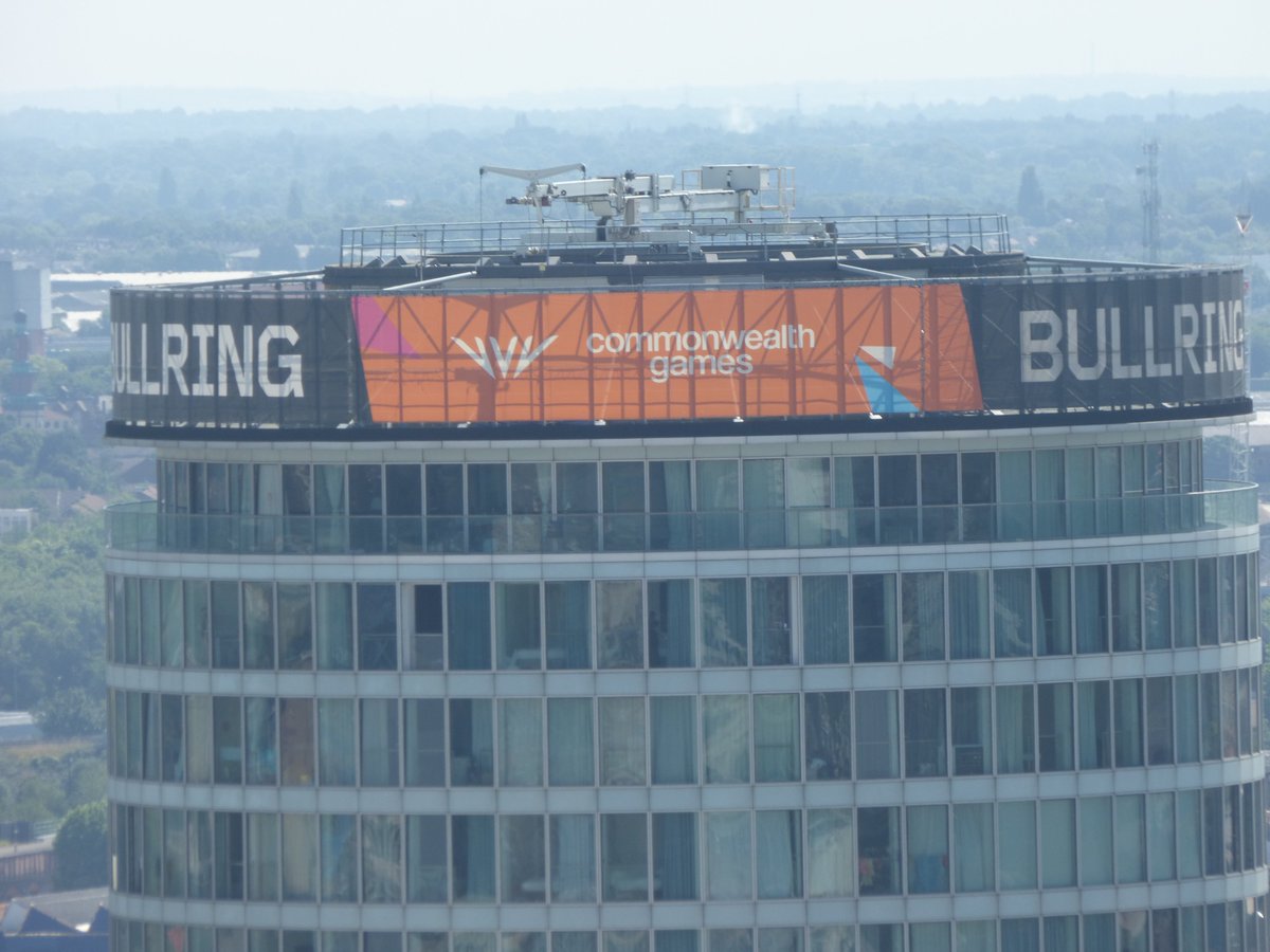 ellrbrown's tweet photo. #Viewfrom103 #KeytotheCityBrum @103ColmoreRow
The Rotunda #CommonwealthGames.
#Birmingham2022 visible from the other side on Moor Street Queensway over #Primark. @BirminghamWeAre https://t.co/Rhftu4pNTw