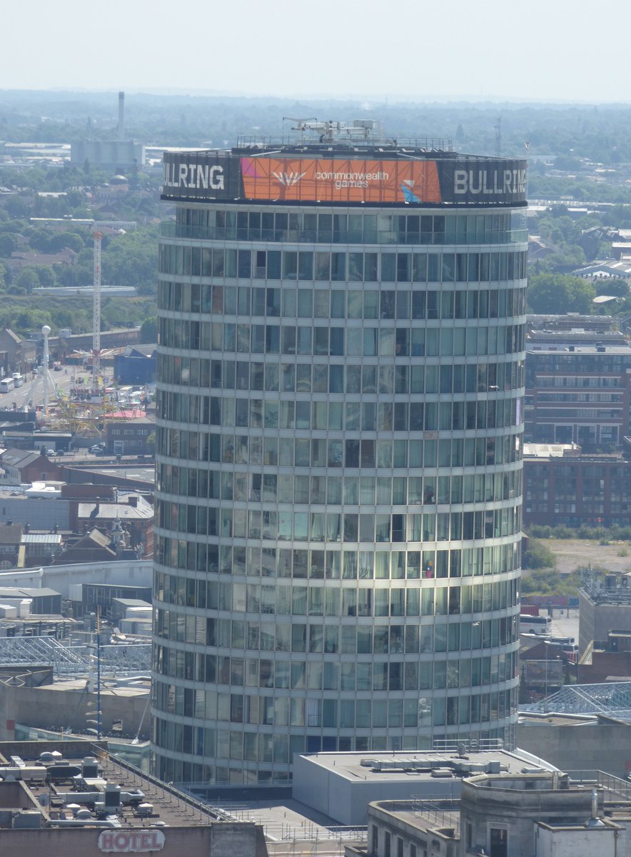 ellrbrown's tweet photo. #Viewfrom103 #KeytotheCityBrum @103ColmoreRow
The Rotunda #CommonwealthGames.
#Birmingham2022 visible from the other side on Moor Street Queensway over #Primark. @BirminghamWeAre https://t.co/Rhftu4pNTw