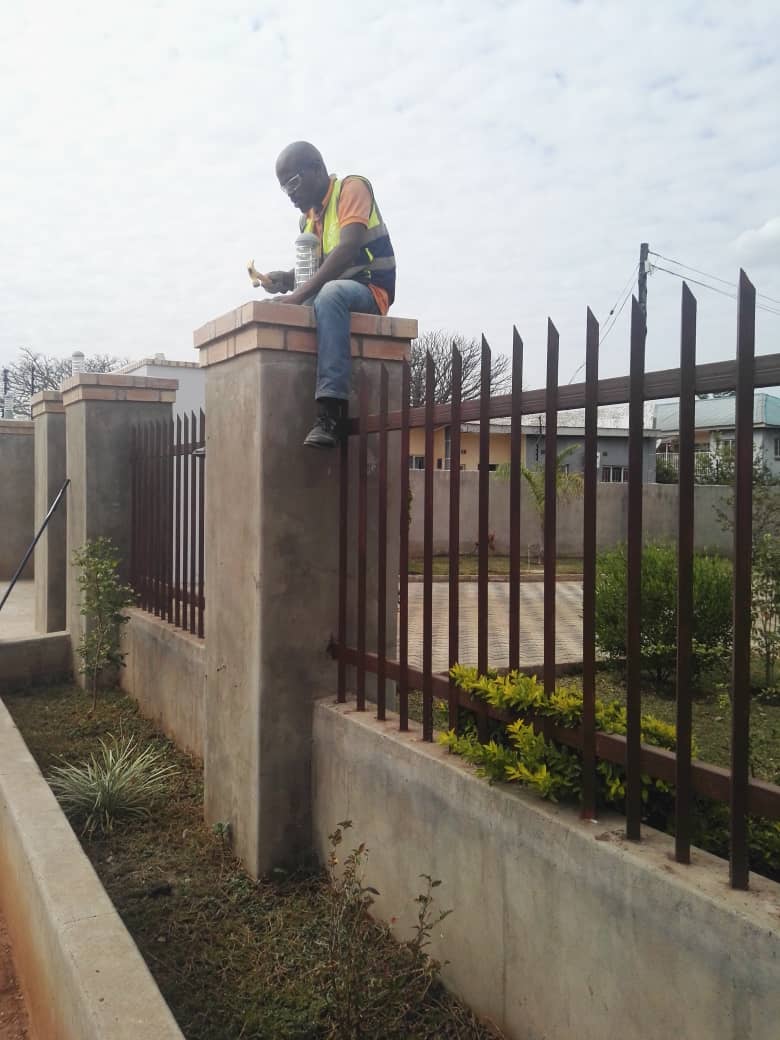 Smoptech's tweet image. Supply and Installation of Electric fence and motor gate...Livingstone..Contact +260 973 295 067