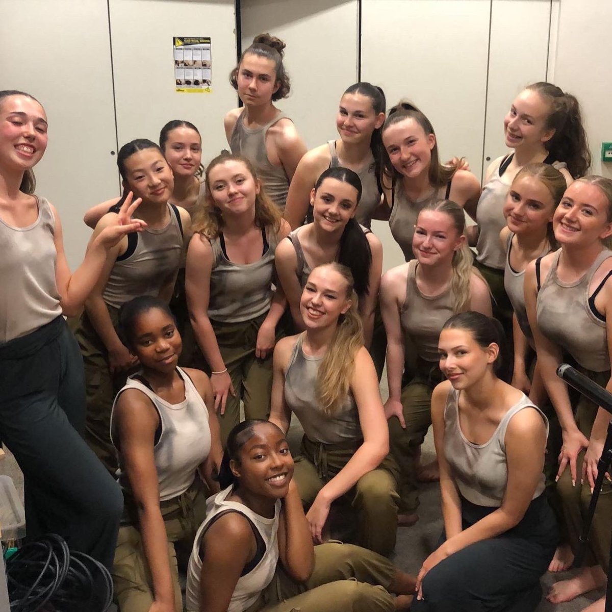 PDTeducation's tweet photo. Summer Platform over and out 👏👏👏

A massive congratulations to all of our programs that performed, it was such a beautiful event filled with lots of talent. 💗
#phoenixdance #phoenixdancetheatre #youthdancecompany #saturdayschool #leeds #yorkshire #performance #summerplatform https://t.co/JXhu3JOZ7T