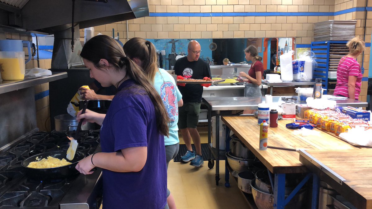 rbuschmeyer's tweet photo. Let’s get some folks fed this morning. #QueenCityKitchen https://t.co/p1S24N3L8T