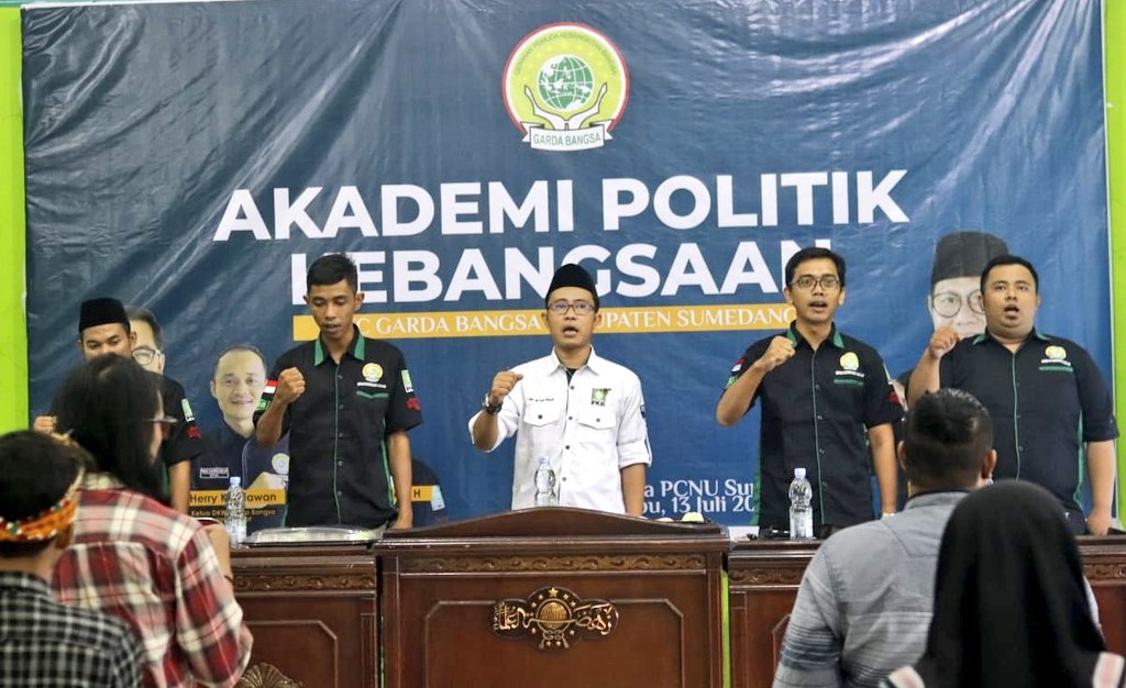 Banyak hal dpt ditunda, tapi tdk utk pemuda. Yg tubuhnya sdng mencari bentuk, darahnya tengah mendidih, perasaannya msh dibangun, moralnya perlu dibimbing. Utk mereka Kita tdk dpt berkata BESOK

<a href="/gardabangsa_smd/">DKC GARDA BANGSA SUMEDANG</a> <a href="/GARDAJabar/">Official Akun DKW GARDA BANGSA Jawa Barat</a> <a href="/Gardabangsaa/">Garda Bangsa Media</a> <a href="/sahabatodie/">MuhammadRodliKaelani, SS, MM, CPS</a> <a href="/unyeng78/">UNJANG ASARI</a> <a href="/dpc_pkbsmd/">PKB Sumedang Makalangan</a> <a href="/pkbsmd/">dpc_pkbsmd_Official</a>