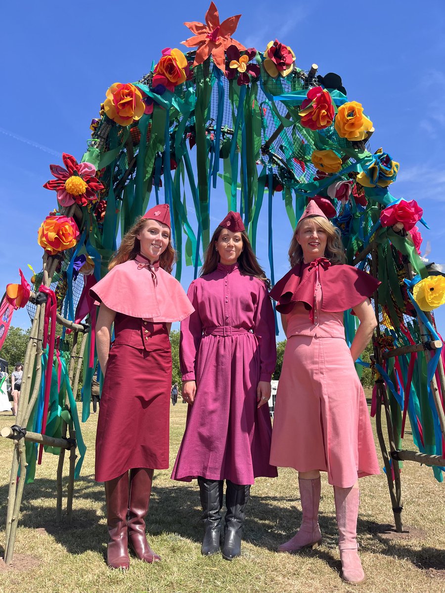 Siege Weapons of Love Procession today 2:30 🌸 Women of the World ‘WoW’ Festival Rotherham Today 💕 fluxrotherham.org.uk/wowrotherham20…. #WOWFestival #WOWRotherham #womanoftheworld @wowglobal @wowrotherham fluxrotherham.org.uk/wowrotherham20…