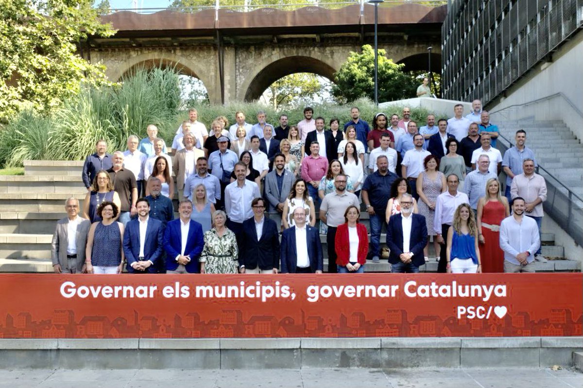 SilviaPaneque's tweet photo. Vull ser alcaldessa de Girona. Hi dedicaré tot el meu esforç i perseverança. Vull portar a l'alcaldia de #Girona la transparència, la confiança, l’efectivitat i la responsabilitat, que són signes d’identitat del PSC.

#Girona https://t.co/LrvShrnSIj