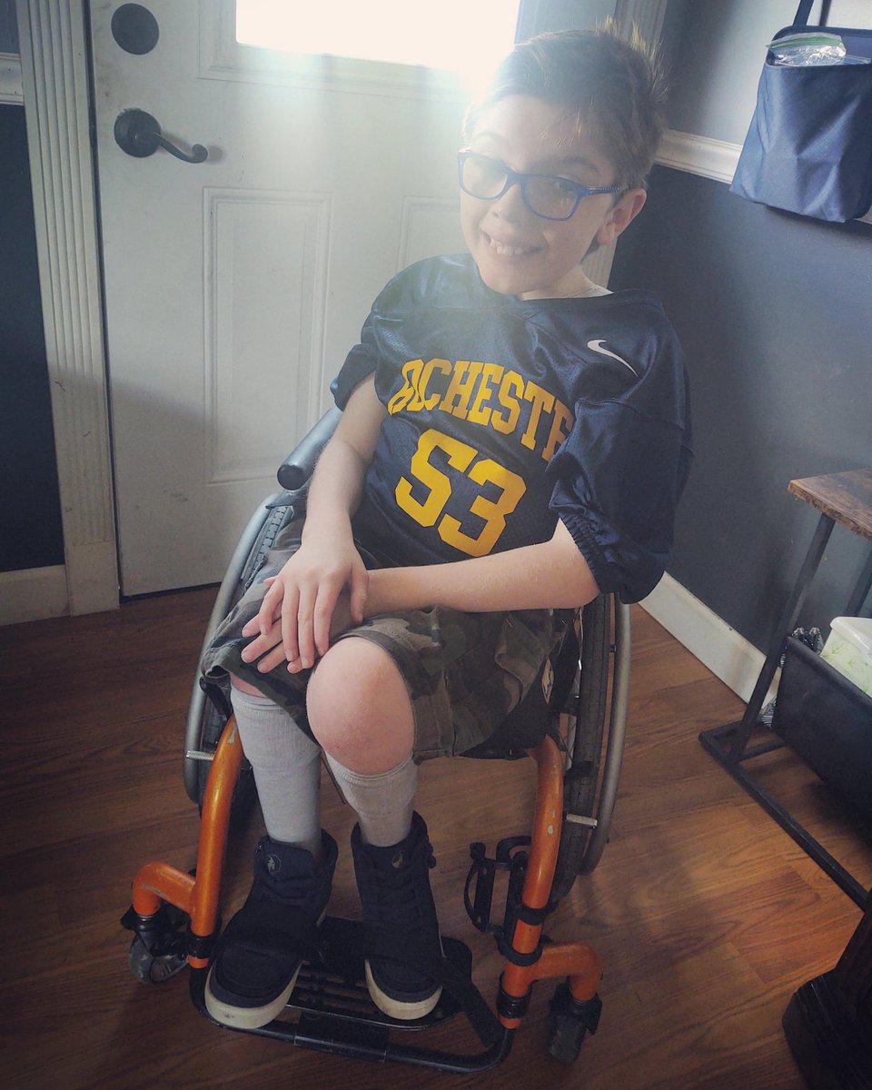 RMSmith3025's tweet photo. Jackson representing at school yesterday. #footballmode https://t.co/M9mwTJjwGT