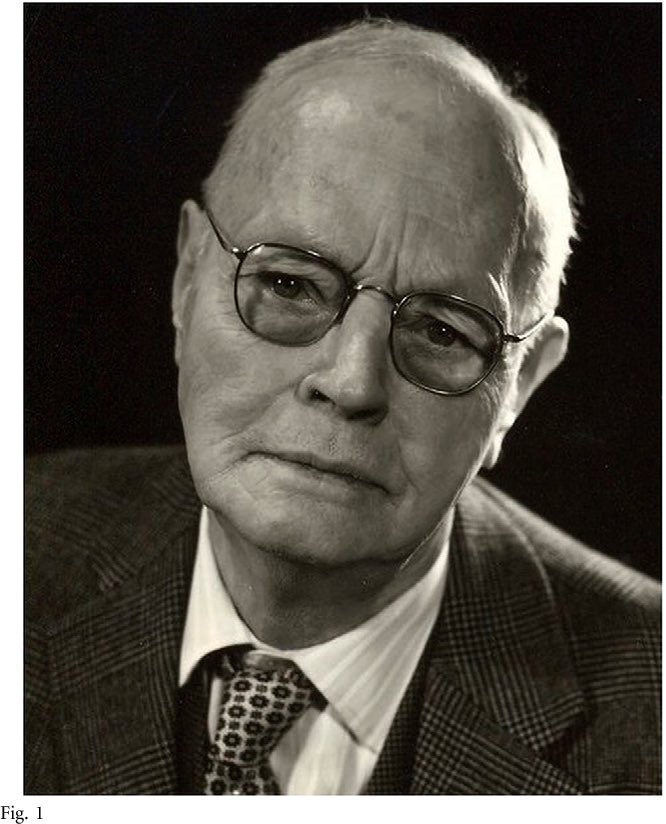 SurgeryLegends's tweet photo. German orthopaedic surgeon Georg Hohmann (1880-1970) described his eponymous retractor in an article in 1906. During WW2, he advocated for the treatment of Jewish patients despite a prohibition, and resisted Nazi sterilization policies of the physically disabled. https://t.co/HF9m9jHqNX