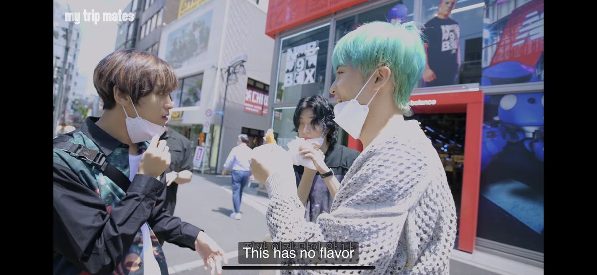 xneojunx's tweet photo. the way mark walked towards haechan to get him to try his crepe LEAVE ME HERE. https://t.co/vh8gA7ILR3