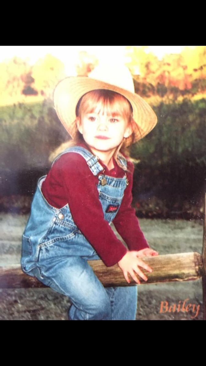 baypay98's tweet photo. I know my parents wanted a boy, and how they dressed me from birth-5 confirms that for me. Baby Bailey was rocking the mullet. 😂 https://t.co/ErNjH7JETG