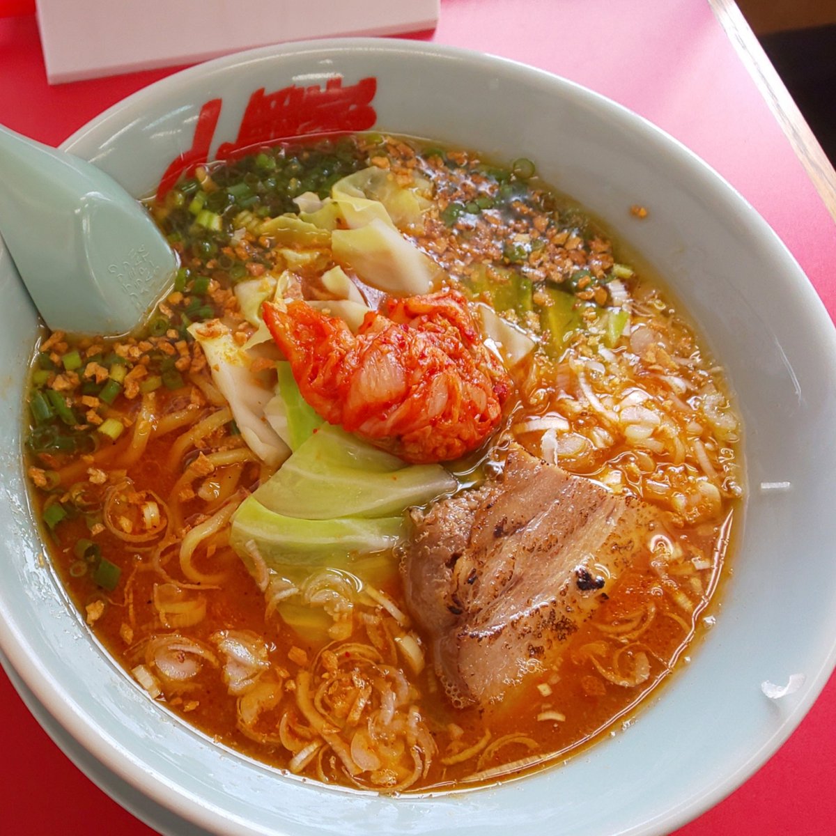 nakna0801's tweet image. 久しぶりの山岡家
期間限定「旨辛スタミナラーメン」を❗️
豚バラチャーシューに特製キムチ、暑い夏にぴったり✌️

#ramen #yamaokaya #timelimited #山岡家 #期間限定 #旨辛スタミナらーめん#豚バラチャーシュー #特製キムチ #フライドガーリック