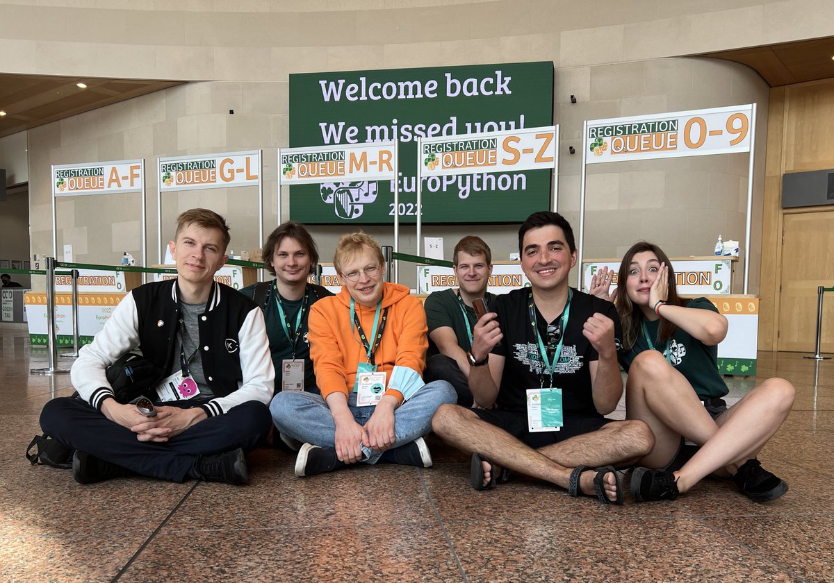 codekiwicom's tweet image. Our amazing team of code.kiwis joining sprints🍀
#EuroPython2022