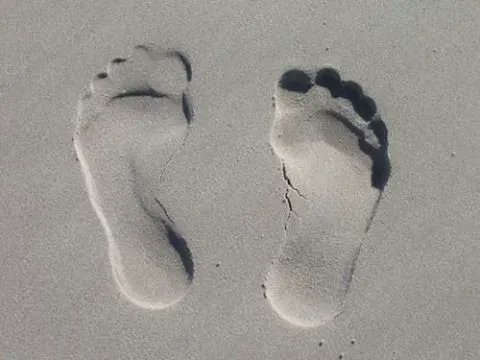 DTNEtiquette's tweet photo. My footprint = my reputation = my brand...~ #DTN #weeachmakeastatement #mymark https://t.co/zLrwbqLuTG