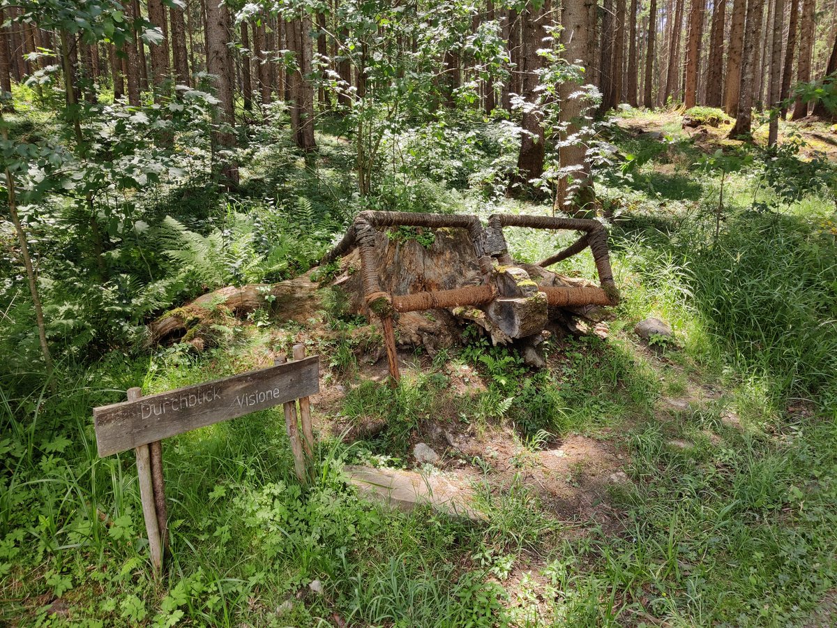 monkevlar's tweet photo. @nounsdao land art innit https://t.co/KetzEPV9zq