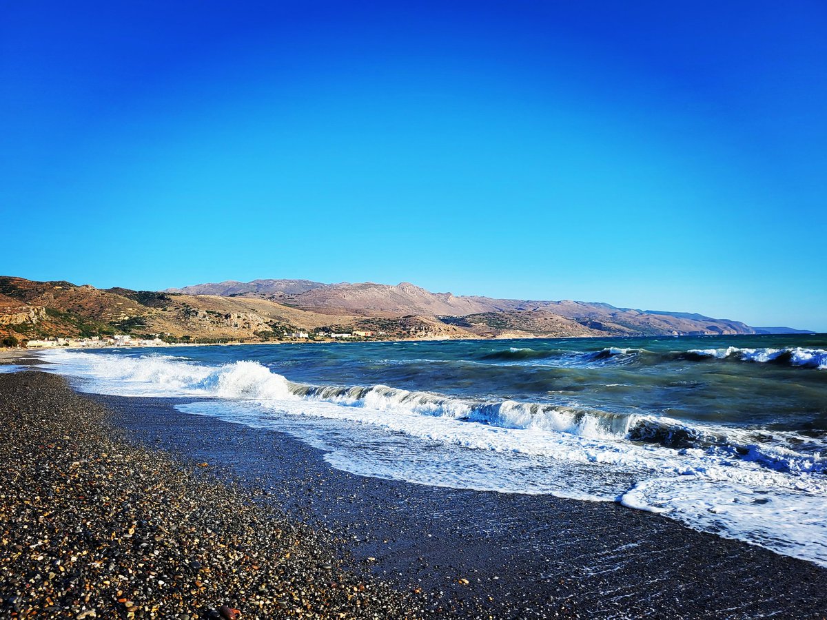 DrBTkaczykMBA's tweet photo. Taking time off (& writing my next #BusinessBook) in #Kolymvari, a wonderfully pretty coastal fishing village @ the #AegeanSea. It’s a very picturesque place and #Crete has that #romantic aura about it. It's so lovely, scenic, delightful–absolutely ideal for writing. Efharistó🇬🇷 https://t.co/NQRKzWhdtR