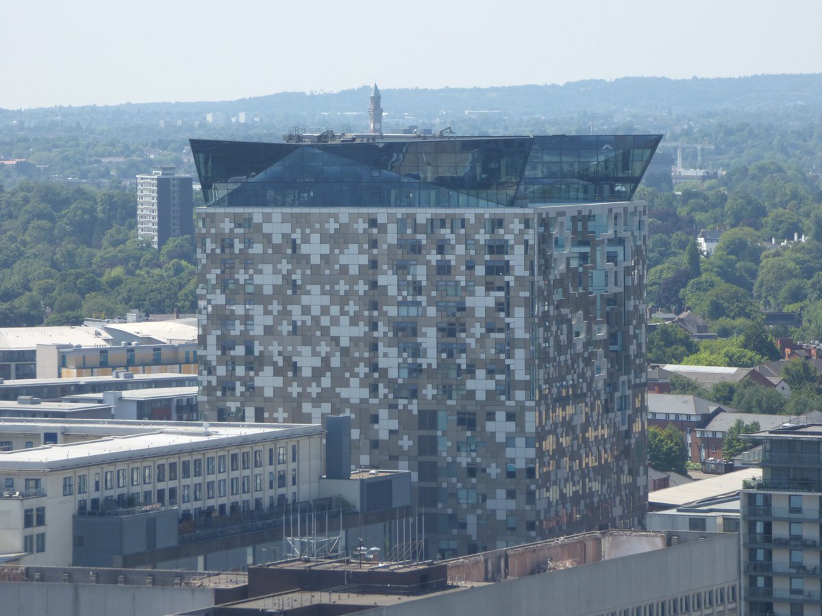 ellrbrown's tweet photo. Forgot to take @thecubebham at #Viewfrom103 last month so took it on today's visit #KeytotheCityBrum. Somehow caught @oldjoeclock on top! @103ColmoreRow @BirminghamWeAre https://t.co/jsV89vL8rH