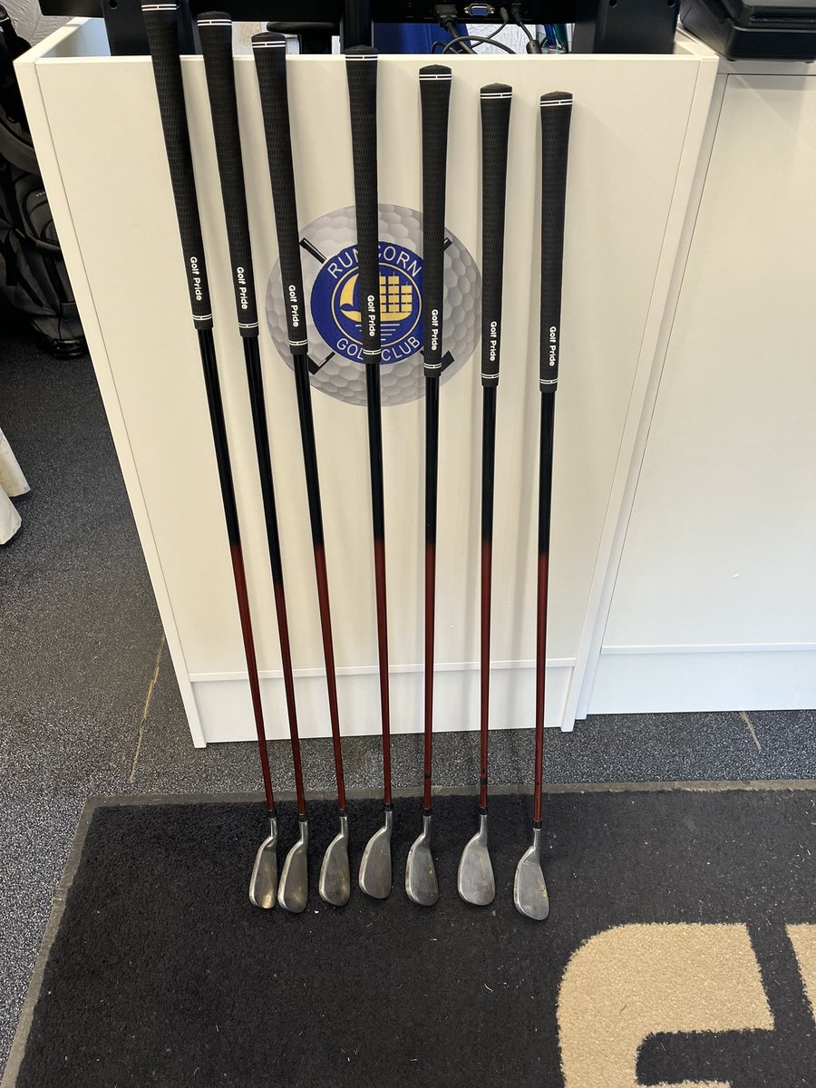 runcornproshop's tweet photo. Fresh set of grips for a member. 24 hour turnaround. Grips start from £8 https://t.co/OYakboeYu0