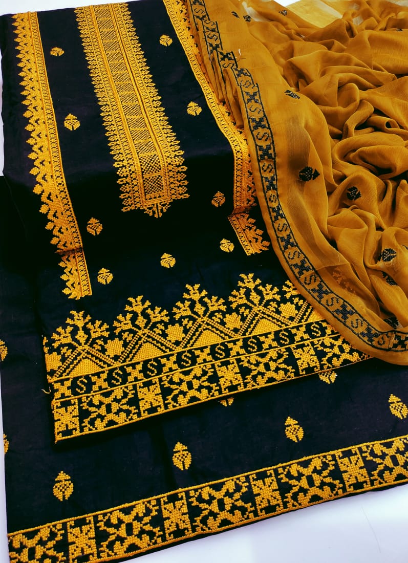 Inayafatima5's tweet photo. Stuff lawn karhai cross stitch dopatta krincle shafoon 3 PC suit 
#inaya_boutique_center 
#CashOnDelivery 
#For_Orders 
#WhatsApp 
0316  7789899 https://t.co/oRSxzSfkUx
