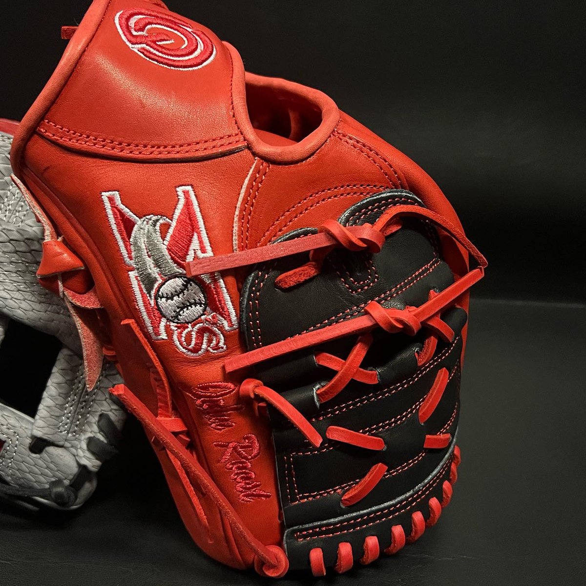 Q Baseball Gloves tweet media