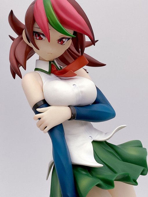 勇者王ガオガイガーのキャラデザを担当したときは
子供向けアニメのキャラデザをエロゲ原画の人に任せるとか
正気か…健全な少年の性癖を歪める気か!?ってなりましたね。

おっと脱線。
特徴的な横顔も上手に立体で再現されおります。
中々のクオリティです! 