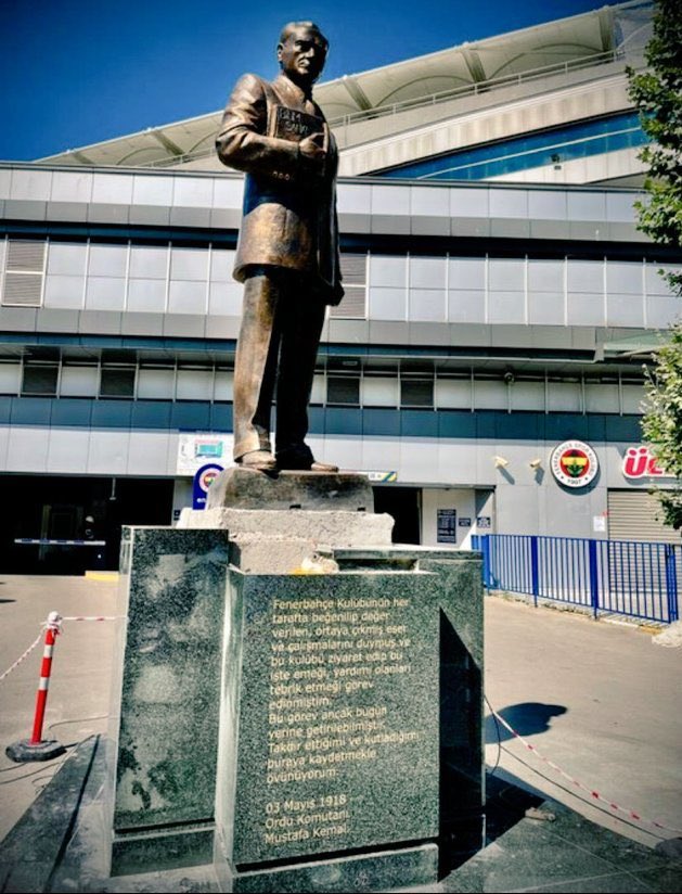 Ali Koç ; Önemli Olan Atatürkün Hangi Takımlı olduğu Değil, Hangi Takımın Atatürkün Yolundan Yürüdüğüdür.
