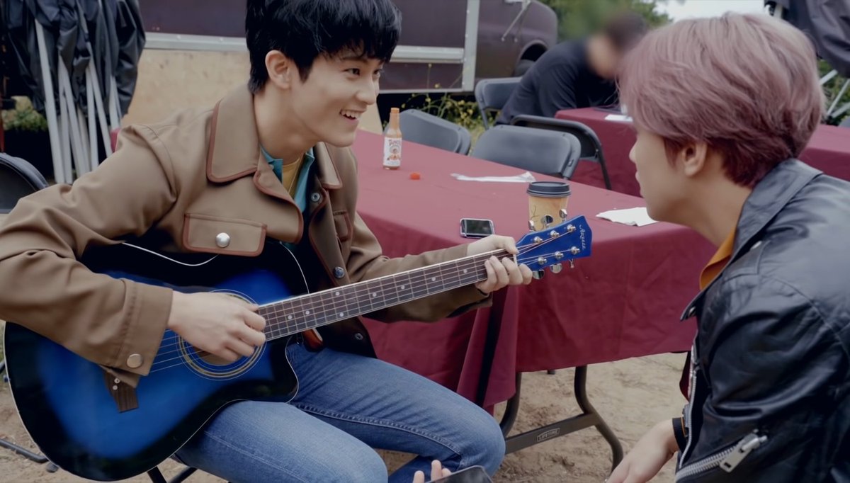 leehcmk's tweet photo. just you, me and my guitar 💗 https://t.co/z2KiMuOzis
