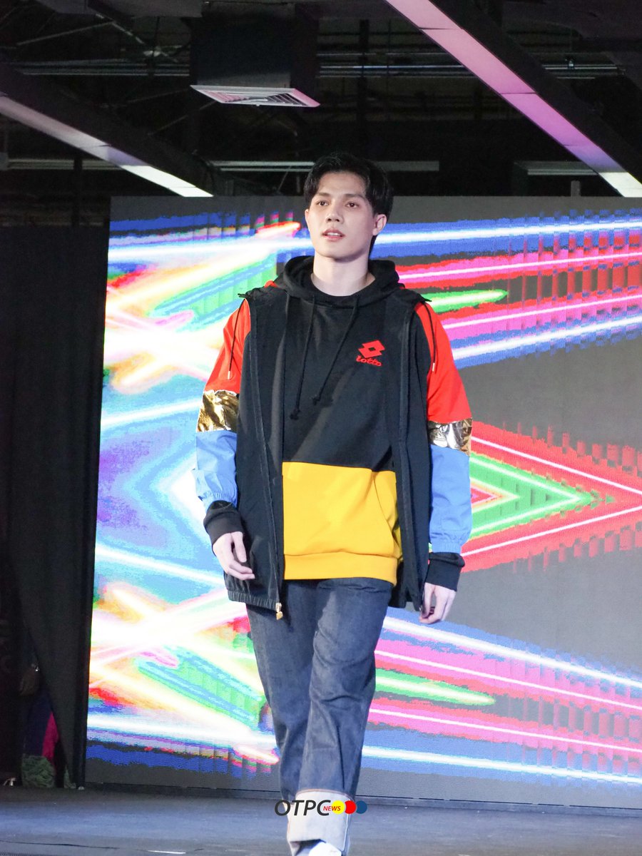otpcnews's tweet photo. " วง #ELEMENTH" ร่วมเดินแฟชั่นในงาน MBK IDOL FASHION WEEK 2022 ของ ศูนย์การค้าเอ็ม บี เค เซ็นเตอร์
https://t.co/3QOHUFYA1q
#ToraElement #BuzzElement
#BankElement #BonusElement
#MBKidolFashionWeek2022
#STHxMBKIdolFashionWeek https://t.co/8XsFwAru0M