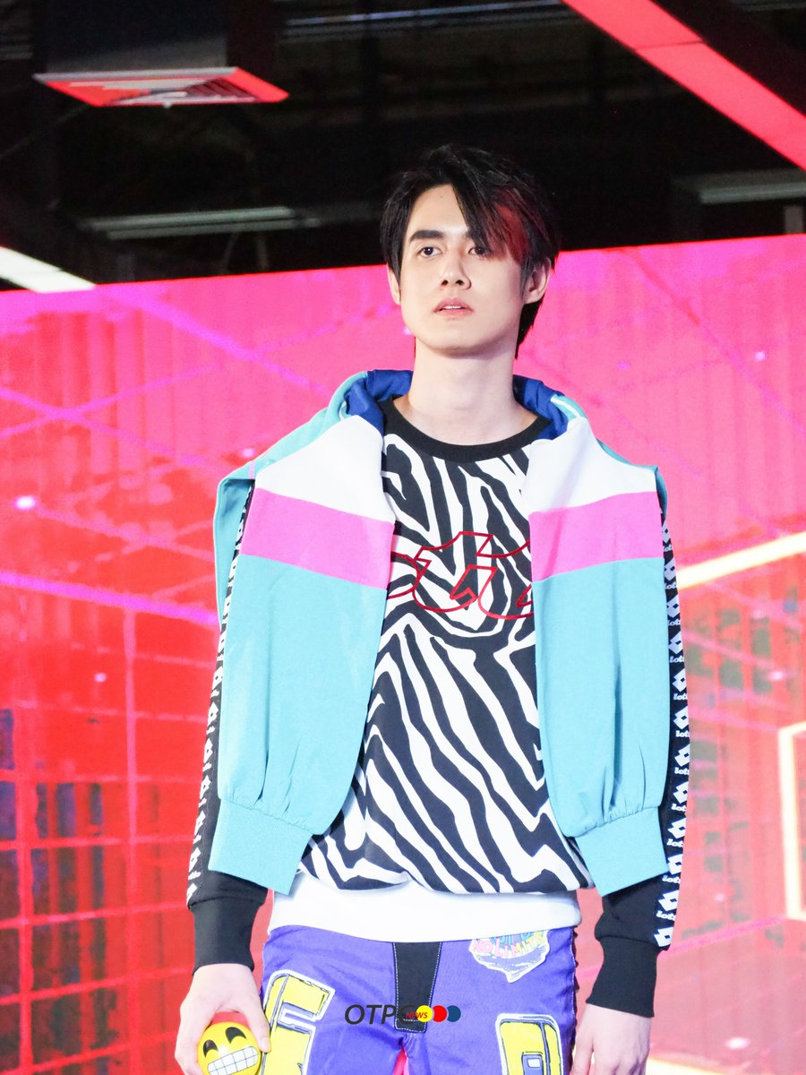 otpcnews's tweet photo. " วง #ELEMENTH" ร่วมเดินแฟชั่นในงาน MBK IDOL FASHION WEEK 2022 ของ ศูนย์การค้าเอ็ม บี เค เซ็นเตอร์
https://t.co/3QOHUFYA1q
#ToraElement #BuzzElement
#BankElement #BonusElement
#MBKidolFashionWeek2022
#STHxMBKIdolFashionWeek https://t.co/8XsFwAru0M