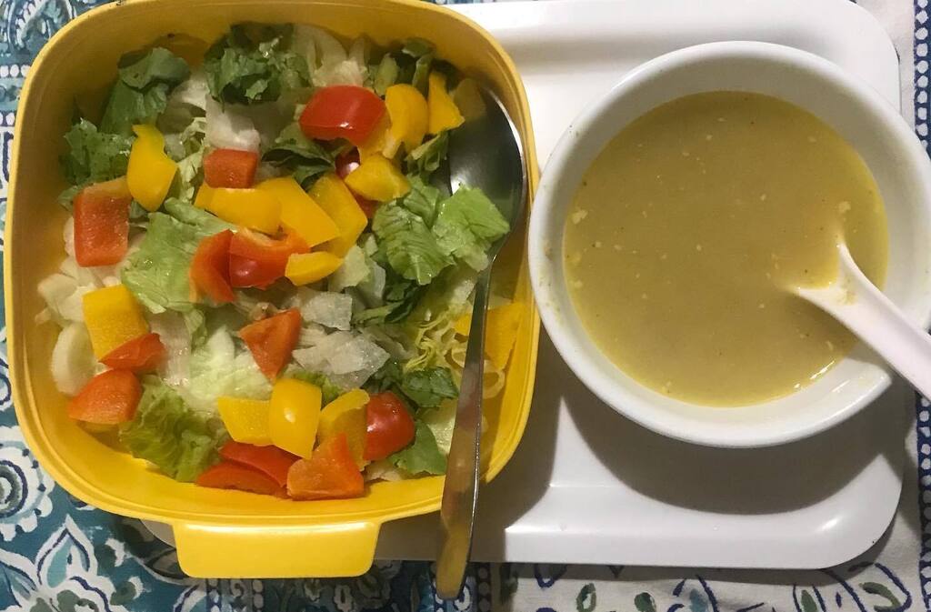 A bowl of hot soup & fresh salad plate is just the kind of food I am craving for tonight’s dinner Yummy & nourishing 😋What’s your special dinner craving for tonight? Make sure it’s enriching your lifestyle 🌼👌#healthyfood  #healthysalads  #colourfulsalad #hotsoup #soupsandsal…