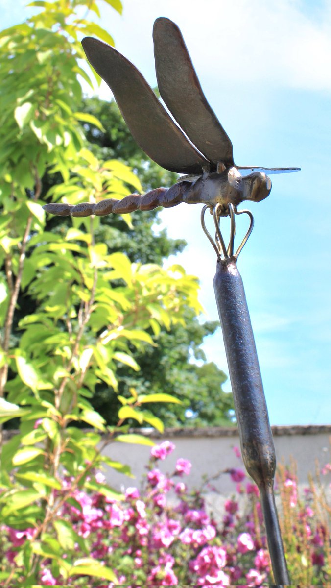 forgednature's tweet photo. Dragonfly on a bulrush. 
Handmade, metal indoor sculpture. 
Available from tomorrow at Murtagh's Organic Farm market from 12PM. N91 KW82. Only 1 available. https://t.co/JaM4l5Ts4z