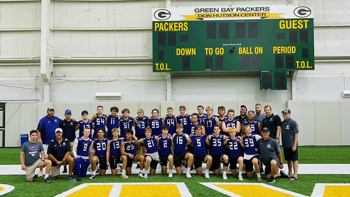 ecmfootball's tweet photo. For the first time our program was selected as 1 of 9 teams to participate in the Packers 11ON. Yesterday was a great day! Thank you to the @packers for inviting us and opening their doors for this fun and exciting opportunity. #LEO #W.I.N. https://t.co/enYn5UGD74