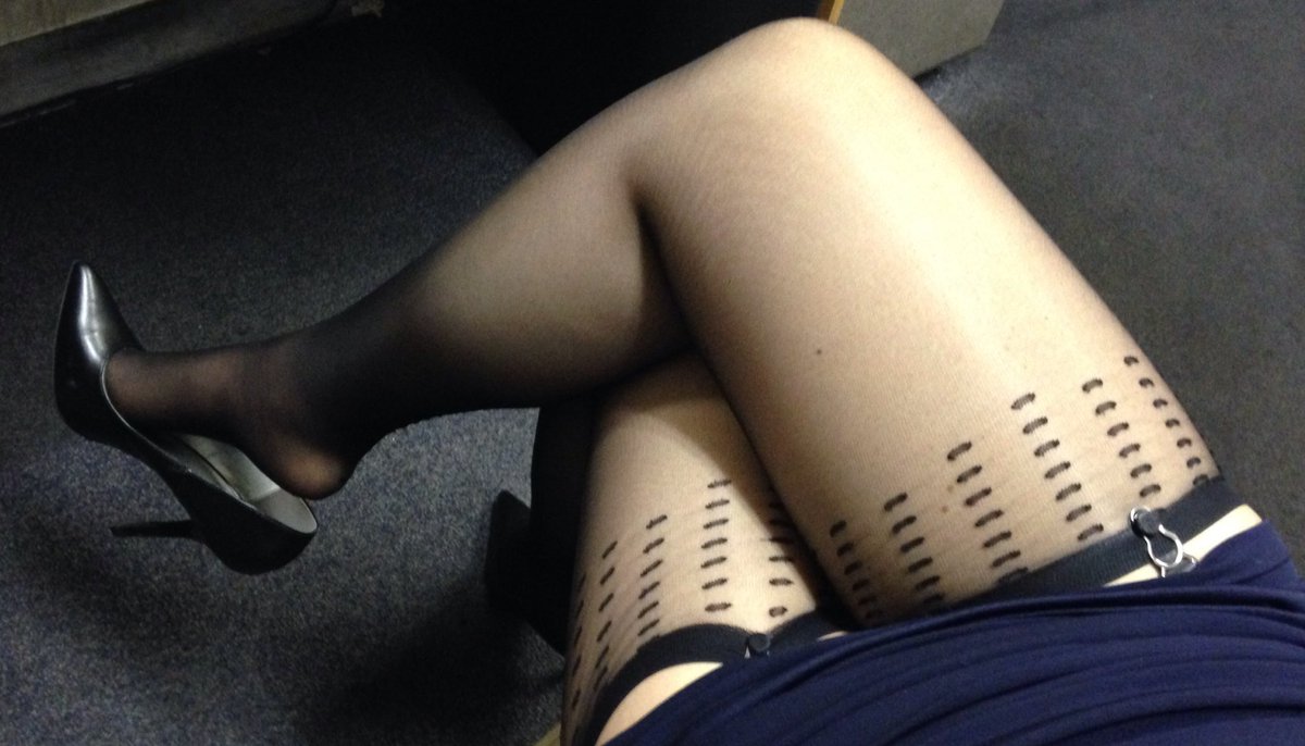 EllasHosiery's tweet photo. #doublayerpantyhose #thighhighs #garterbelt #thighhighsoverpantyhose https://t.co/vu7Ws1yj4t