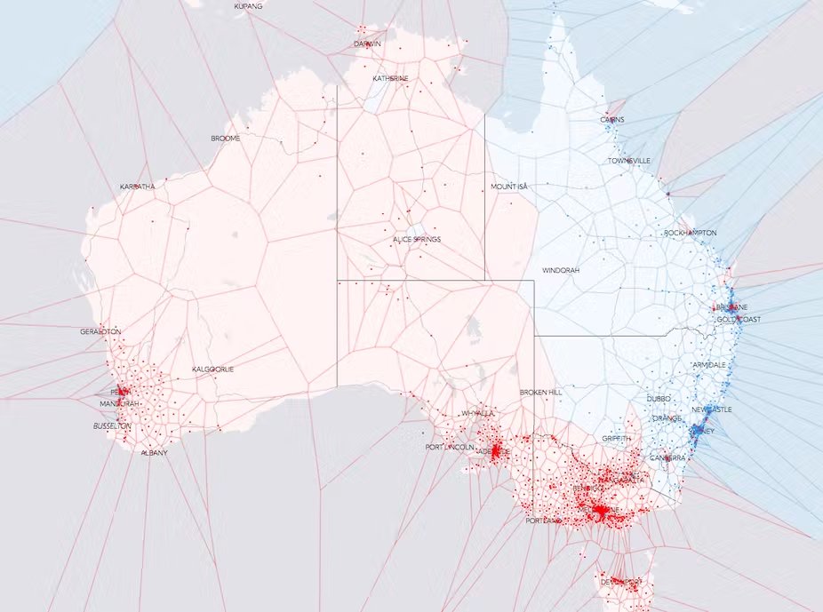 A fascinating analysis of the <a href="/AFL/">AFL</a>'s encroachment beyond the "Barassi Line" and deep into rugby league heartland. (Red: AFL, Blue: NRL) bit.ly/3z7S0F1