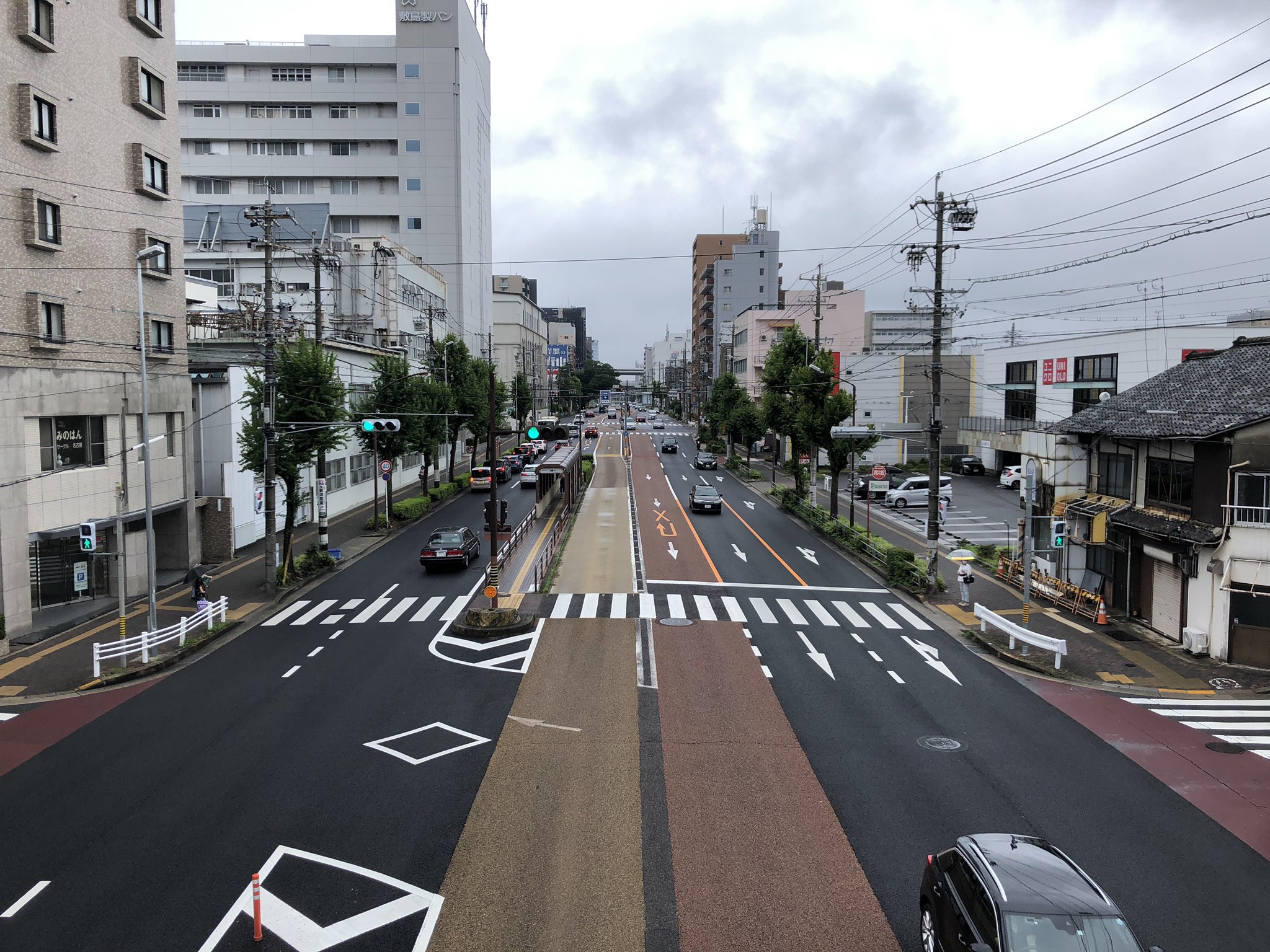 自転車直進 左折専用レーンが二つ