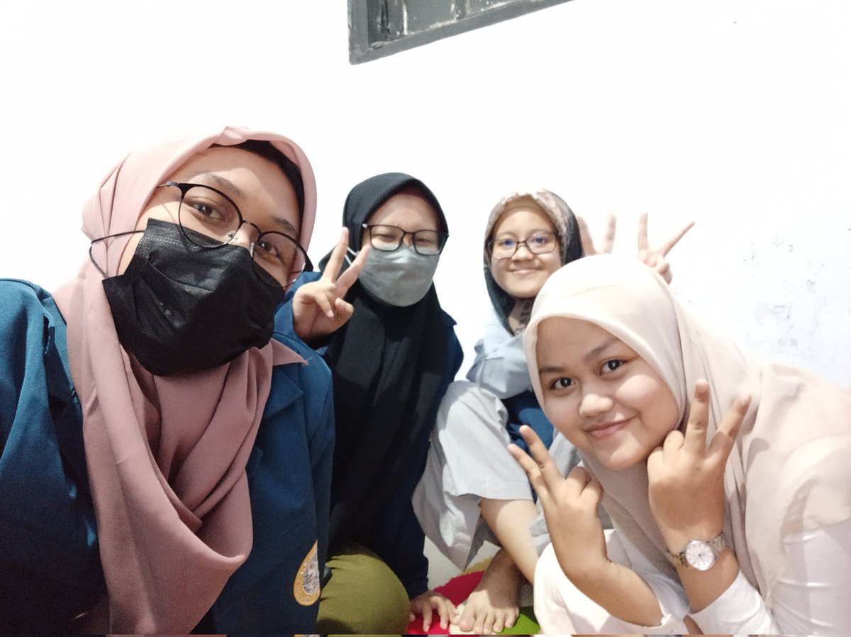 HashifahD's tweet photo. Day 6-Musyawarah Desa
#UniversitasAirlangga 
#KKNBBM66UNAIR
#UNAIRWCU
#GLOBALSDG's
#SDG
#UNAIRFORSDG's
#Unairmengabdi 
#Tamansari-Mumbulsari-Jember https://t.co/VsSiI3LSkw
